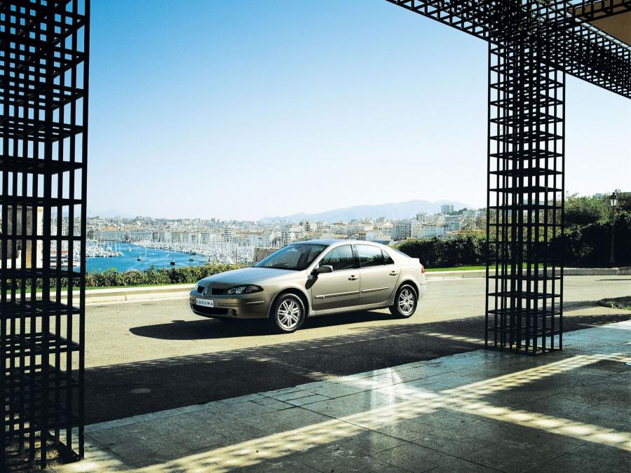  Renault Laguna II 2005 года  (фото 7 из 13)